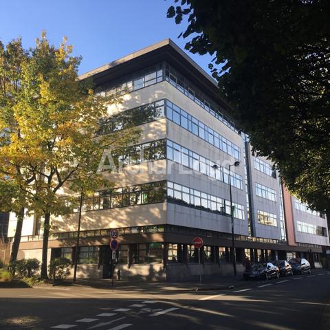 Bureaux à louer à Roubaix - Lumineux, fibrés, avec parkings, en Zone Franche Urbaine (ZFU)