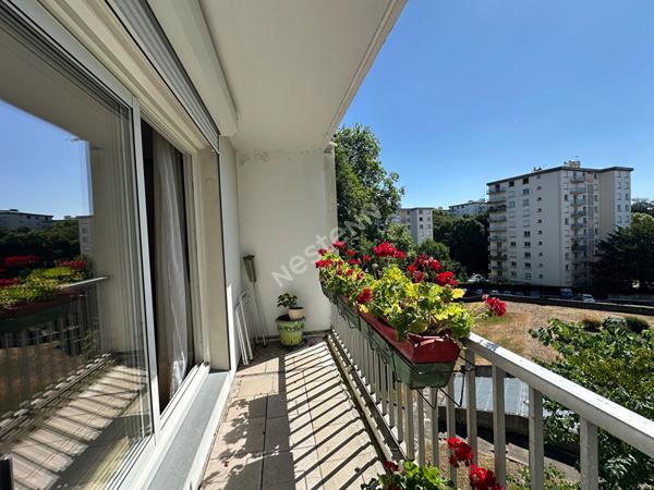 Nantes Collines du Cens : En VENTE, Proche chronobus, appartement 5 pièces, lumineux avec de beaux volumes, environnement calme et verdoyant.