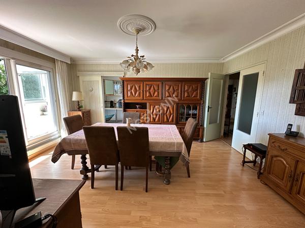 Nantes Collines du Cens : En VENTE, Proche chronobus, appartement 5 pièces, lumineux avec de beaux volumes, environnement calme et verdoyant.