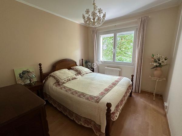 Nantes Collines du Cens : En VENTE, Proche chronobus, appartement 5 pièces, lumineux avec de beaux volumes, environnement calme et verdoyant.