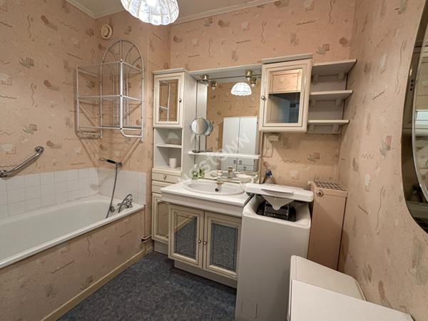 Nantes Collines du Cens : En VENTE, Proche chronobus, appartement 5 pièces, lumineux avec de beaux volumes, environnement calme et verdoyant.