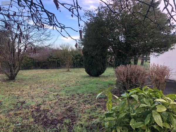 Maison à louer à Issoudun dans l'Indre (36100), ref : LOC CHA2