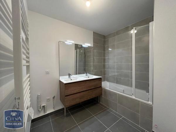 Appartement à louer 3 pièces 61.77m²