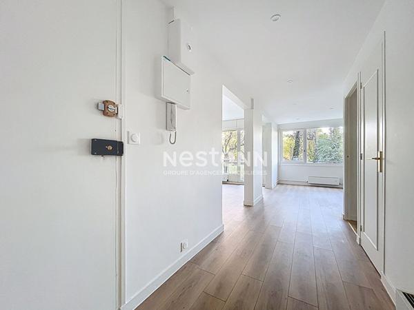 A vendre - Appartement T4 lumineux et rénové avec balcon, stationnement et cave, dans résidence sécurisée avec ascenseur proche des commodités "Angers La Madeleine"