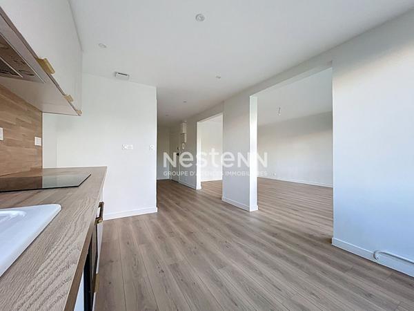 A vendre - Appartement T4 lumineux et rénové avec balcon, stationnement et cave, dans résidence sécurisée avec ascenseur proche des commodités "Angers La Madeleine"