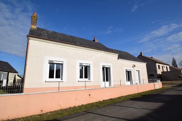 Charmante maison rénovée avec grand terrain à Dissé-sous-le-Lude