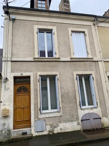 Maison mitoyenne 2 côtés Mamers 92 m²