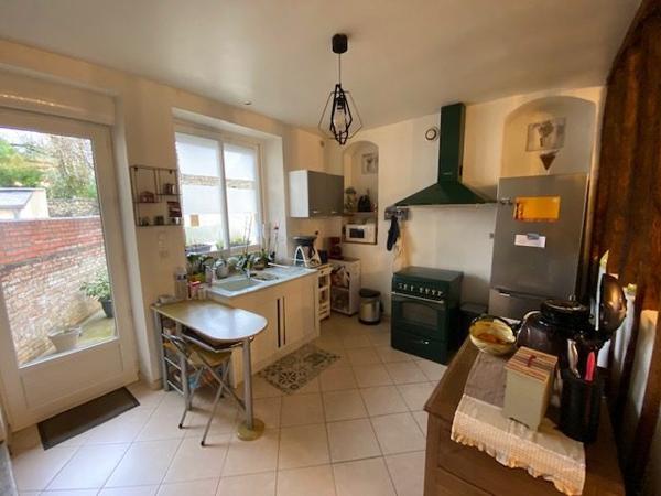 Maison mitoyenne 2 côtés Mamers 92 m²