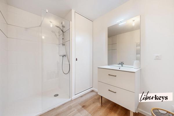 Appartement T3 contemporain avec balcon, garage et résidence sécurisée – Vannes