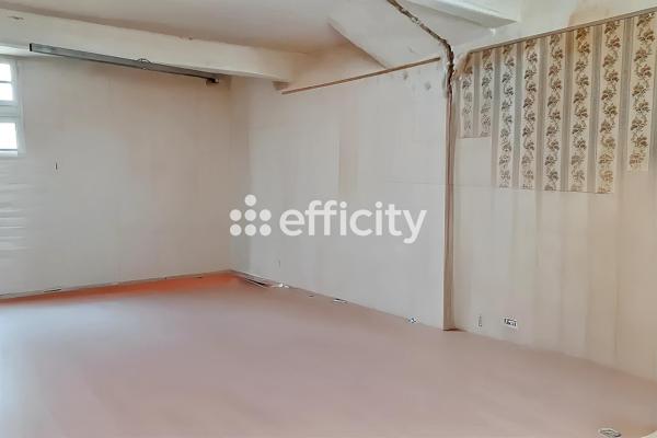 Appartement
         2 pièces
        - 60 m² 80 000 € *