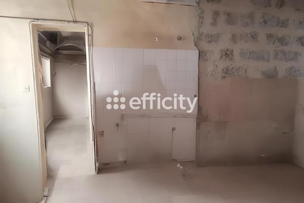 Appartement
         2 pièces
        - 60 m² 80 000 € *