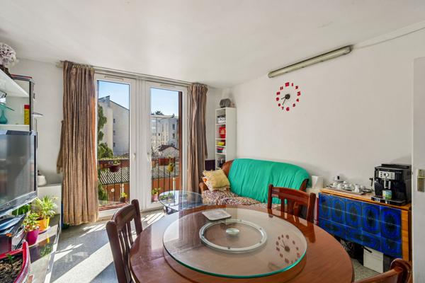 Appartement 3 pièces - ROMAINVILLE CENTRE