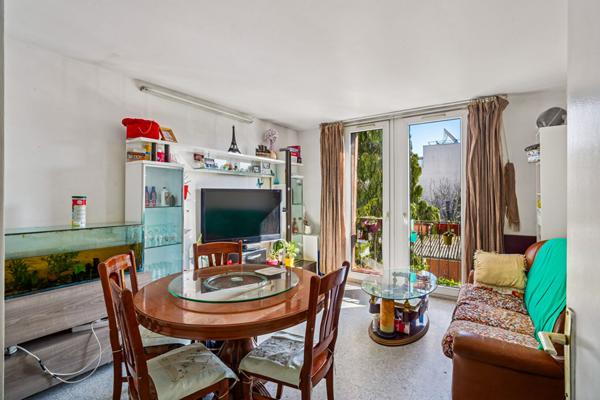 Appartement 3 pièces - ROMAINVILLE CENTRE