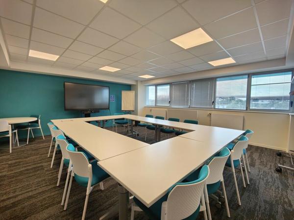 POITIERS - BUREAUX A LOUER DANS DES ESPACES DE COWORKING - ZI REPUBLIQUE