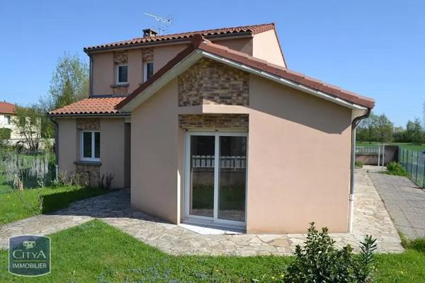 Maison à louer 4 pièces 115.72m² Ménétrol (63200)