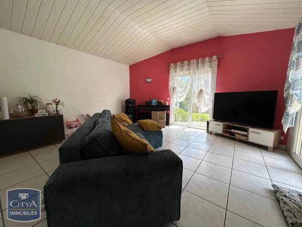 Maison à louer 4 pièces 115.72m² Ménétrol (63200)