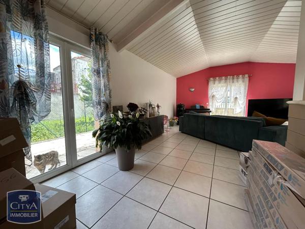 Maison à louer 4 pièces 115.72m² Ménétrol (63200)