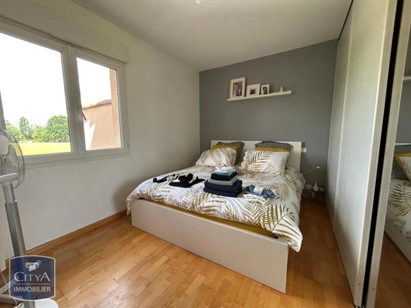 Maison à louer 4 pièces 115.72m² Ménétrol (63200)