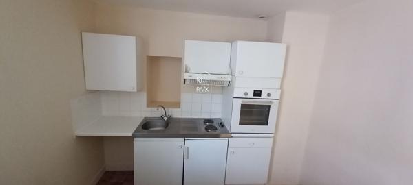 86140 LENCLOITRE Appartement de charme T2 (49 m²) à louer
