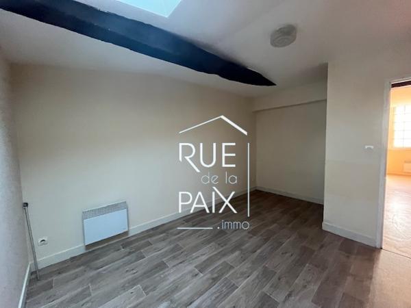 86140 LENCLOITRE Appartement de charme T2 (49 m²) à louer