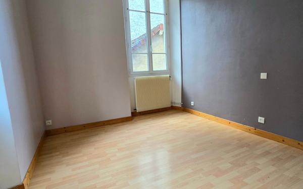 Appartement à vendre    4 pièces • 65 m2 Saint-Laurent-du-Pont
