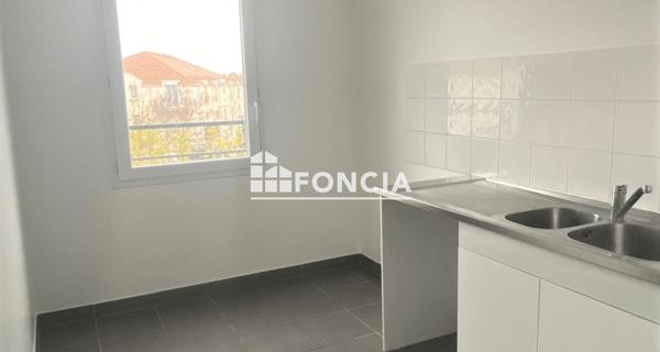 Location Appartement 4 pièces 75.4 m² - Lieusaint 77127