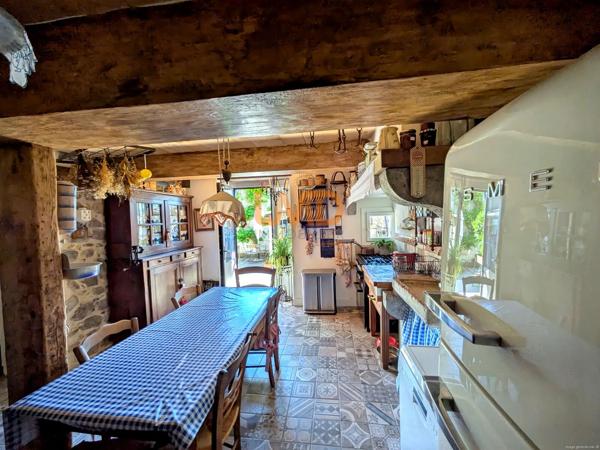 Maison en pierre 7 pièces 150m2, piscine, jardin