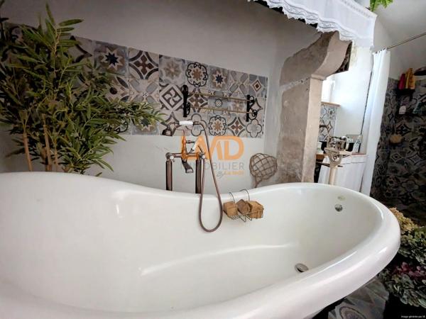 Maison en pierre 7 pièces 150m2, piscine, jardin