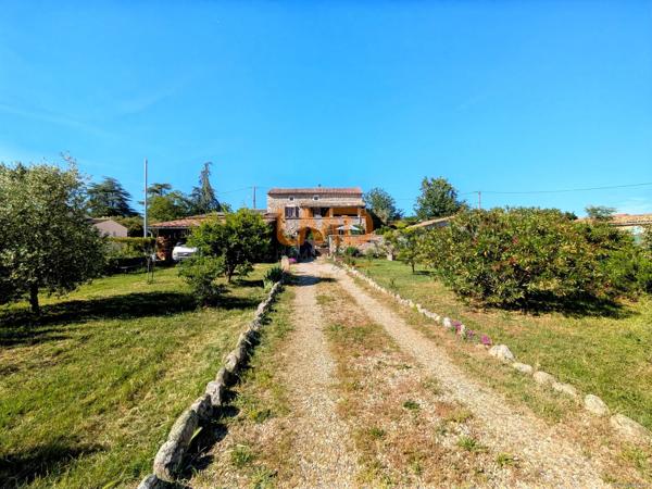 Maison en pierre 7 pièces 150m2, piscine, jardin