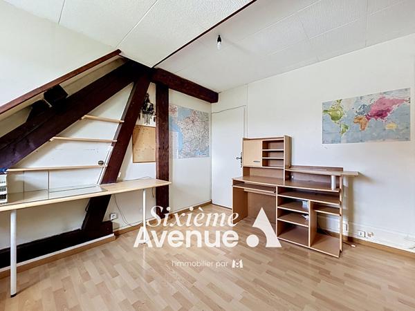 Maison 9 pièces 261.34 m2