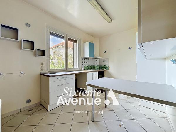 Maison 9 pièces 261.34 m2