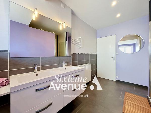 Maison 9 pièces 261.34 m2