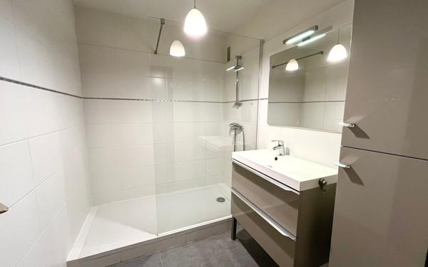 Appartement à louer    3 pièces • 73,60 m2 Mandelieu-la-Napoule