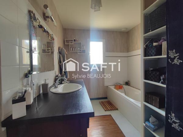 Un cadre superbe autour du maison de plain-pied