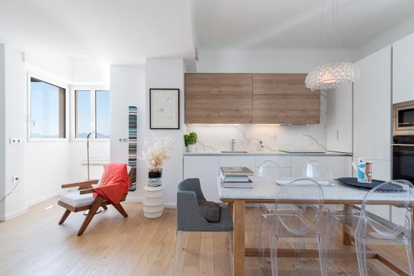 Cannes bas Montfleury : Duplex en penthouse avec grand roof-top et vue mer