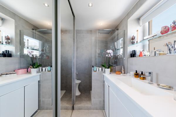 Cannes bas Montfleury : Duplex en penthouse avec grand roof-top et vue mer