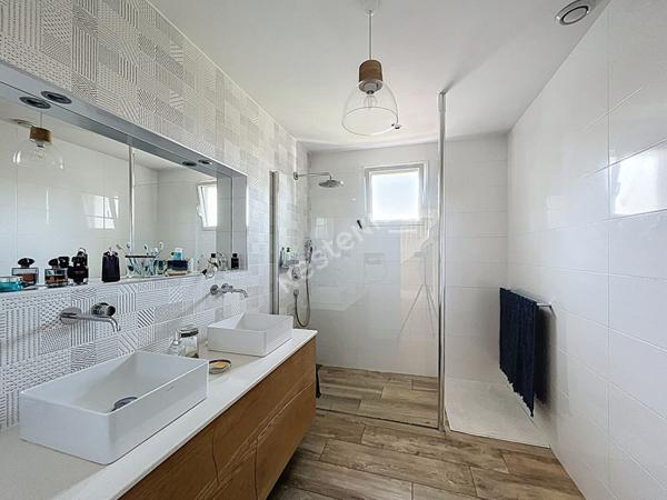 Maison à vendre 6 pièces - Montaigu Vendée