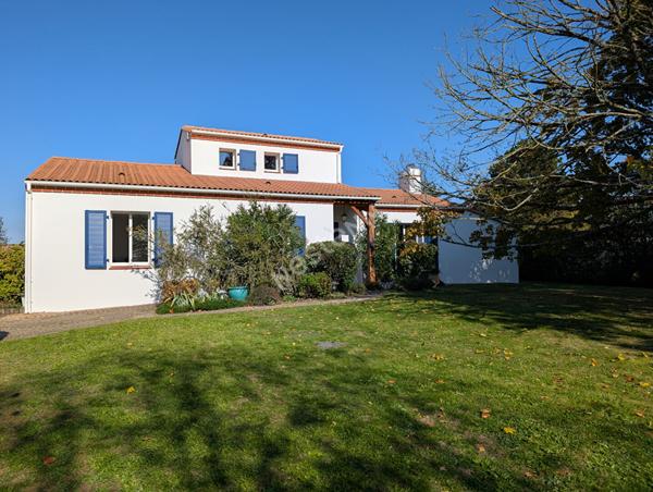 Maison à vendre 6 pièces - Montaigu Vendée