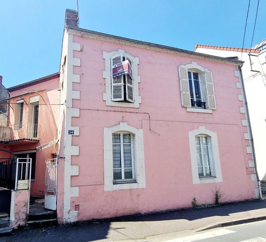 Hyper centre de Montluçon - Maison 4 pièce(s) 107 m2 avec une cour et un balcon Montlucon