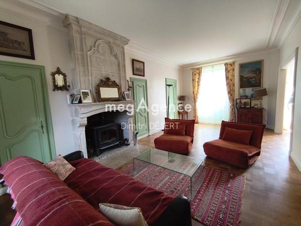 Maison à ATHIS-VAL DE ROUVRE, 61430 - 10 pièces 231m²