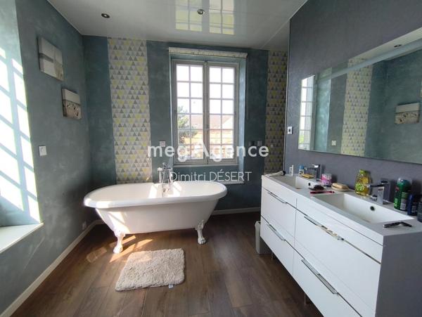 Maison à ATHIS-VAL DE ROUVRE, 61430 - 10 pièces 231m²