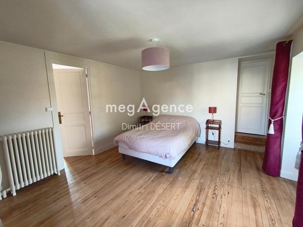 Maison à ATHIS-VAL DE ROUVRE, 61430 - 10 pièces 231m²