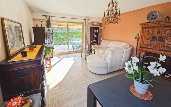 Appartement à vendre    3 pièces • 76 m2 Saint-Laurent-du-Var