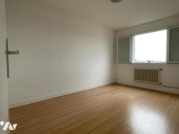 T3 lumineux avec balcon et cave, en plein cœur d’Auray.