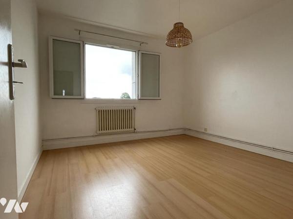 T3 lumineux avec balcon et cave, en plein cœur d’Auray.