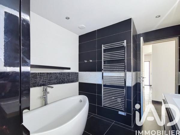 Maison à vendre 5 pièces 185 m² Bernis