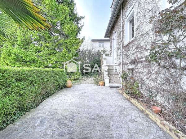 Maison familiale de 146 m² – Calme, traversant et lumineux – Jardin et terrasse ensoleillés – Garage et stationnement