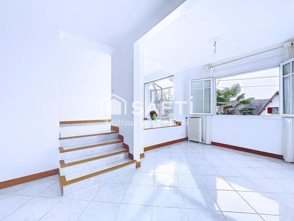 Maison familiale de 146 m² – Calme, traversant et lumineux – Jardin et terrasse ensoleillés – Garage et stationnement