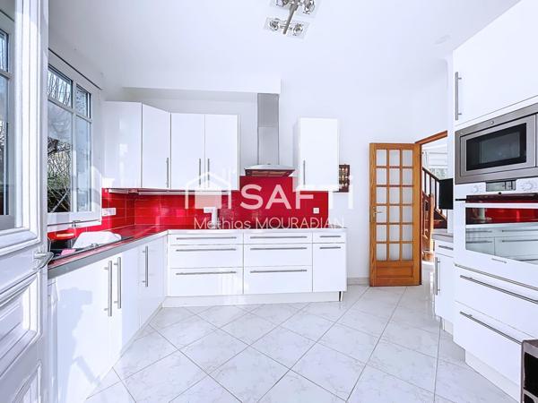 Maison familiale de 146 m² – Calme, traversant et lumineux – Jardin et terrasse ensoleillés – Garage et stationnement