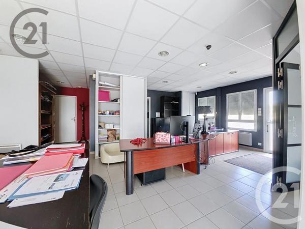 à vendre  621 m 2   SEZANNE  - 51